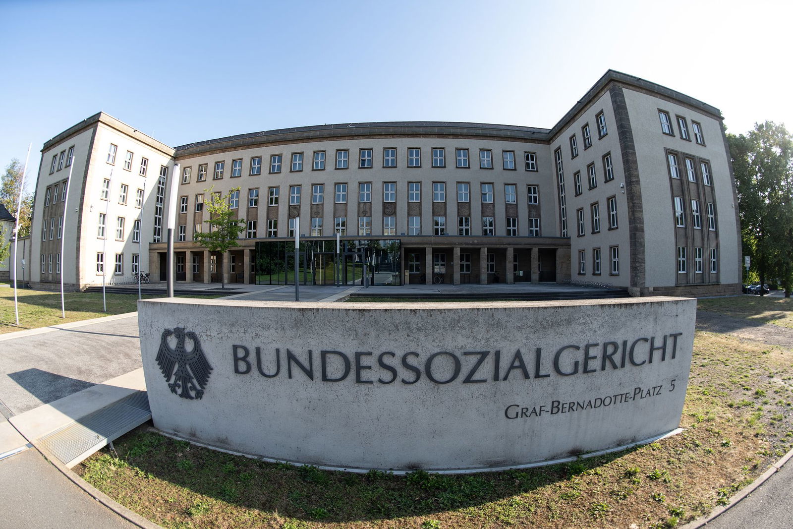 Das Bundessozialgericht hat entscheiden, dass freiwillige Rentenbeiträge bei der Berechnung der Grundrente nicht berücksichtigt werden müssen. (Archivbild)