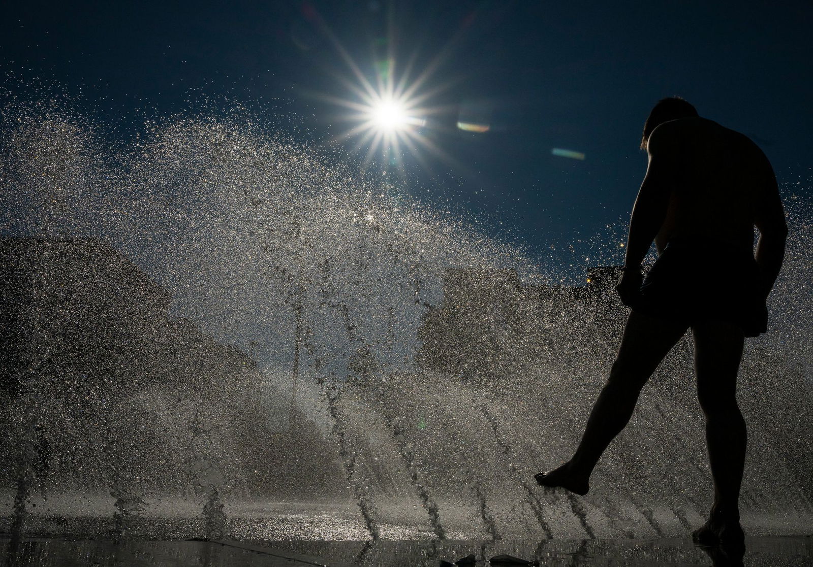 Der Deutsche Wetterdienst (DWD) hat nach eigenen Angaben die höchsten Temperaturen des Tages in Mannheim gemessen. (Symbolbild)