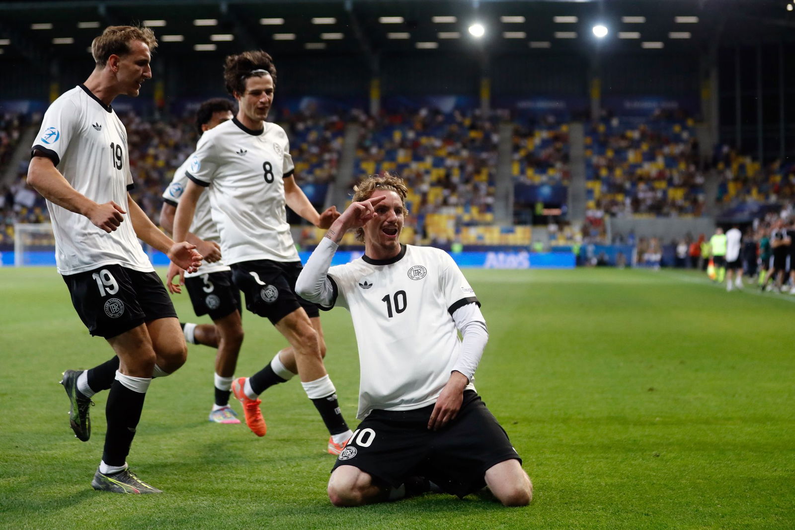 Feiert seinen fünften Turnier-Treffer: Nick Woltemade.