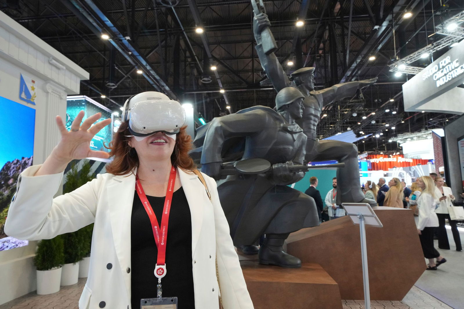 Russische Unternehmer und Konzerne präsentieren beim Petersburger Internationalen Wirtschaftsforum ihre neuesten Errungenschaften.