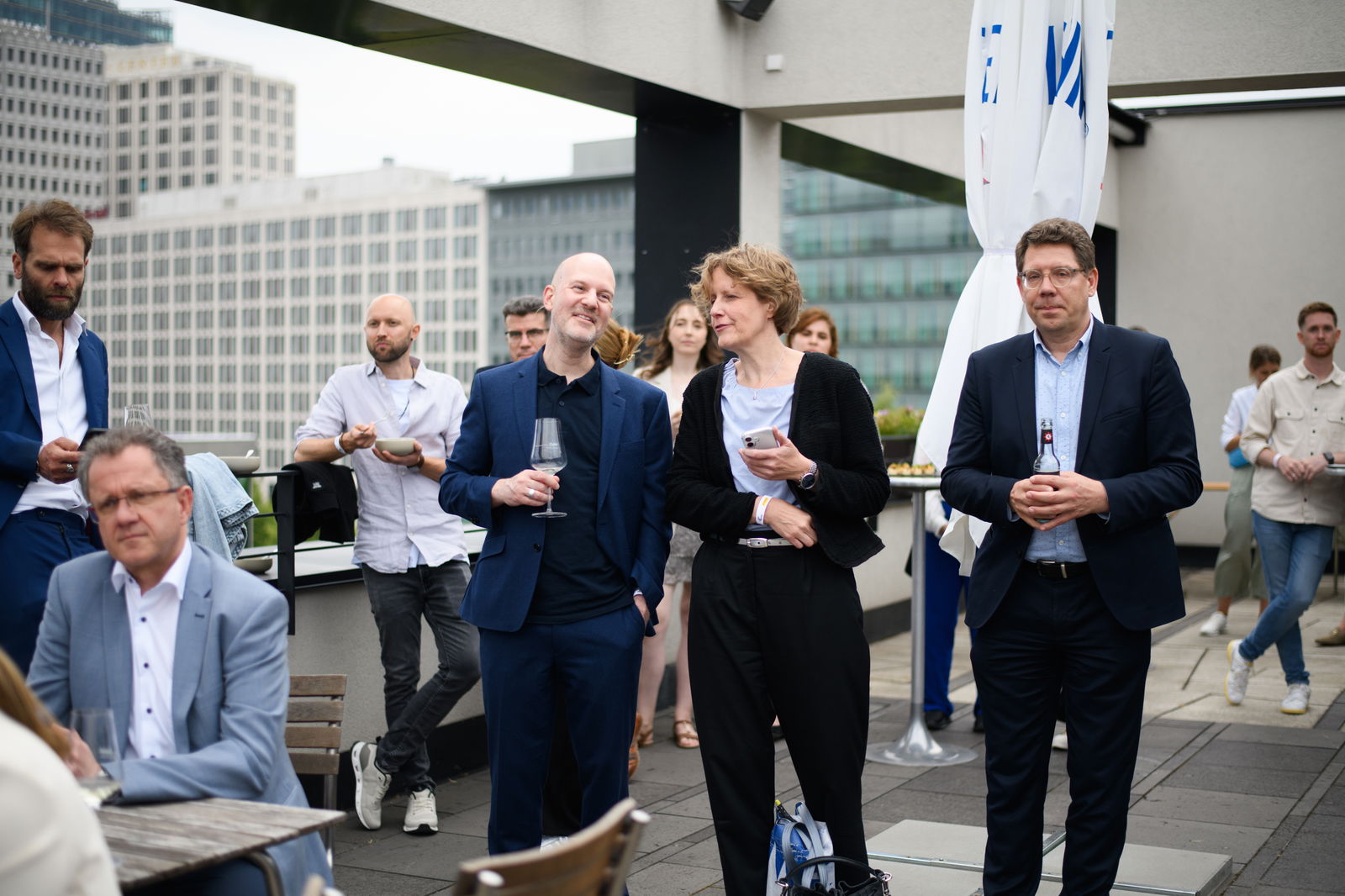 Gäste auf der Terasse