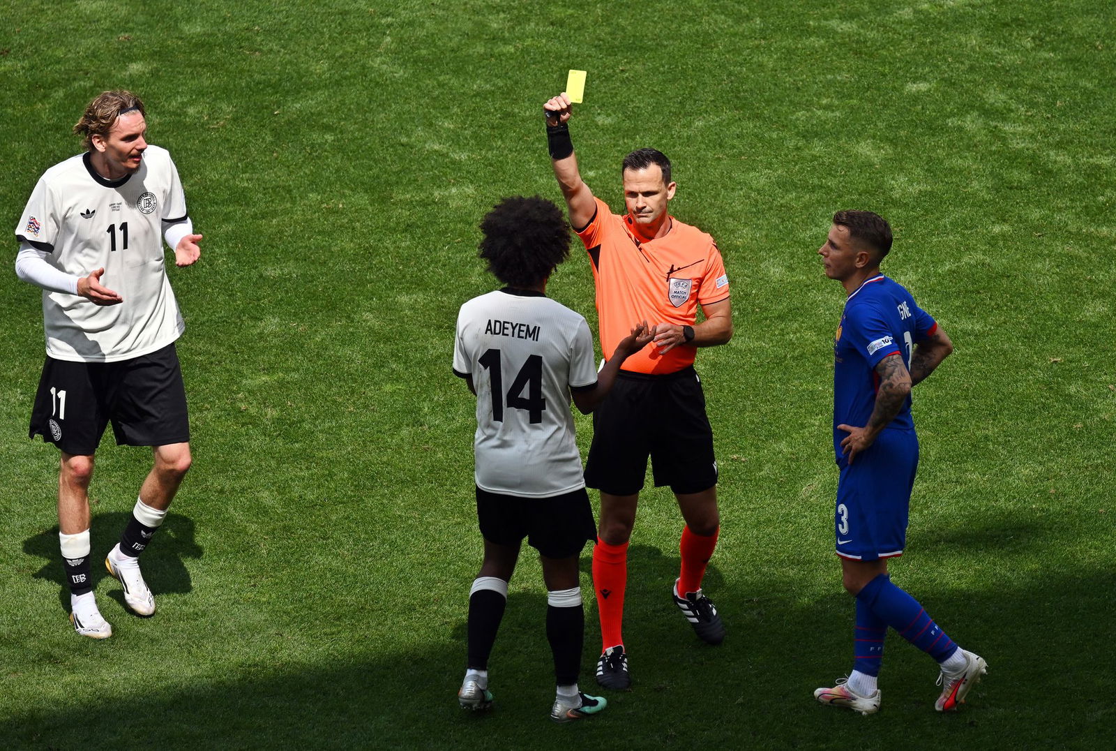 Brachte Tempo ins Spiel, sah aber auch Gelb: Karim Adeyemi 