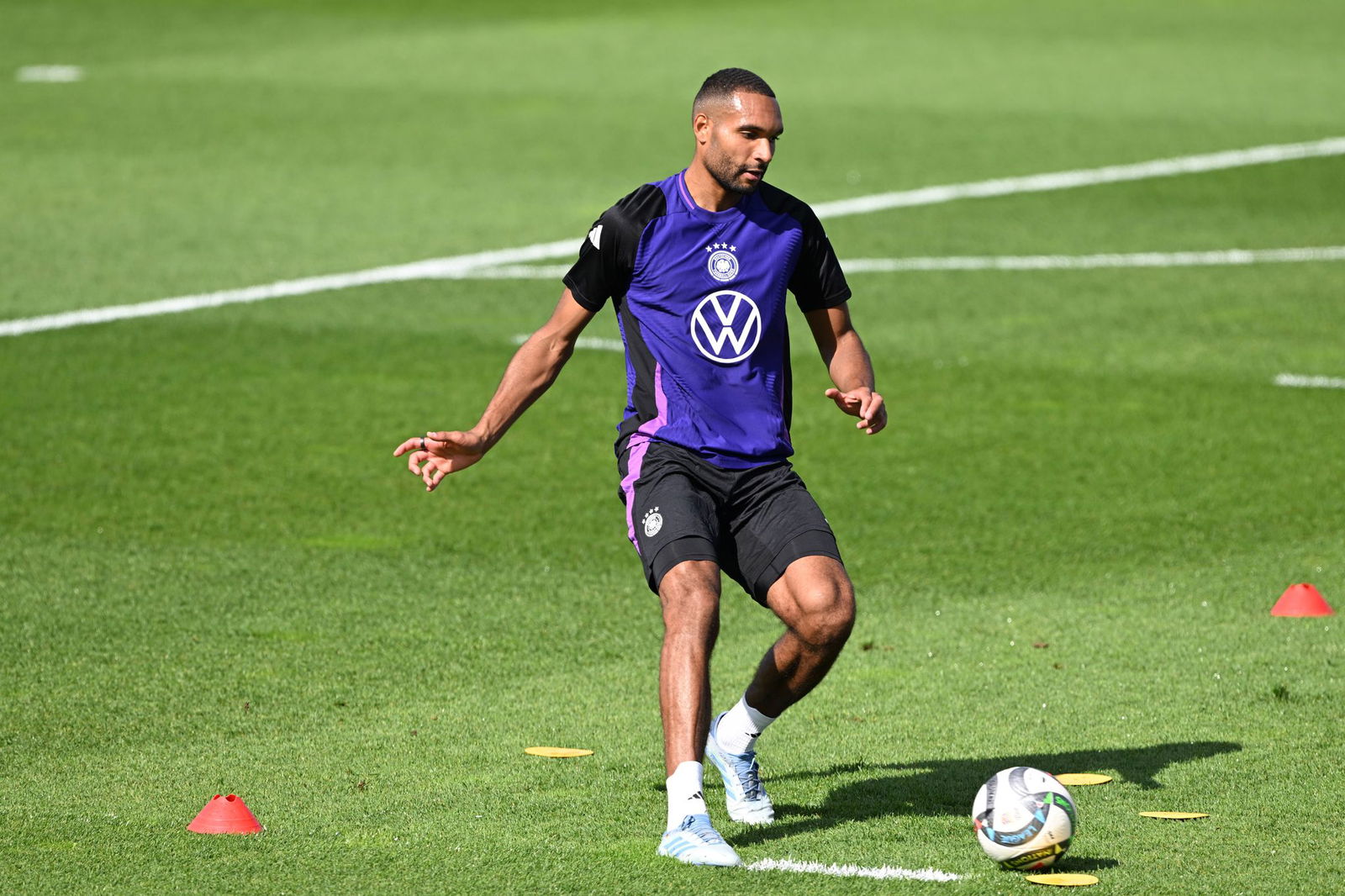 Jonathan Tah dürfte nach den Nations-League-Spielen mit dem Nationalteam schon schnell für den FC Bayern im Einsatz sein.