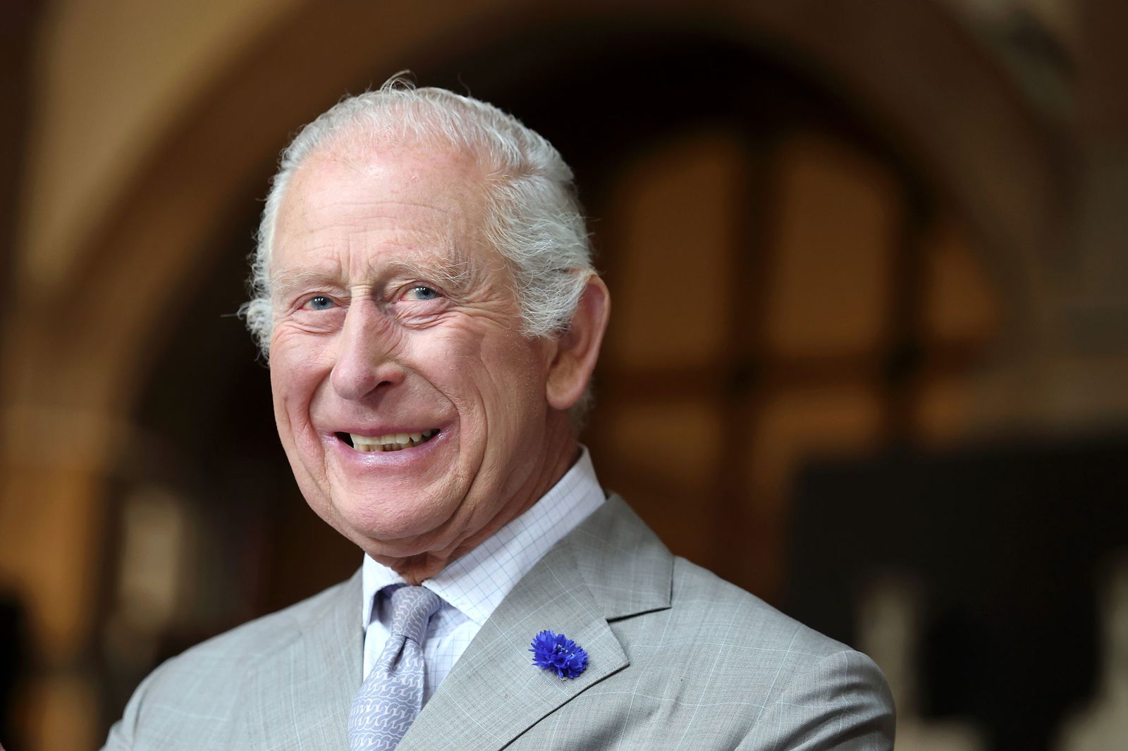 Der König bekam unter anderem DVDs, ein Insektenhotel und ein Luxusauto.