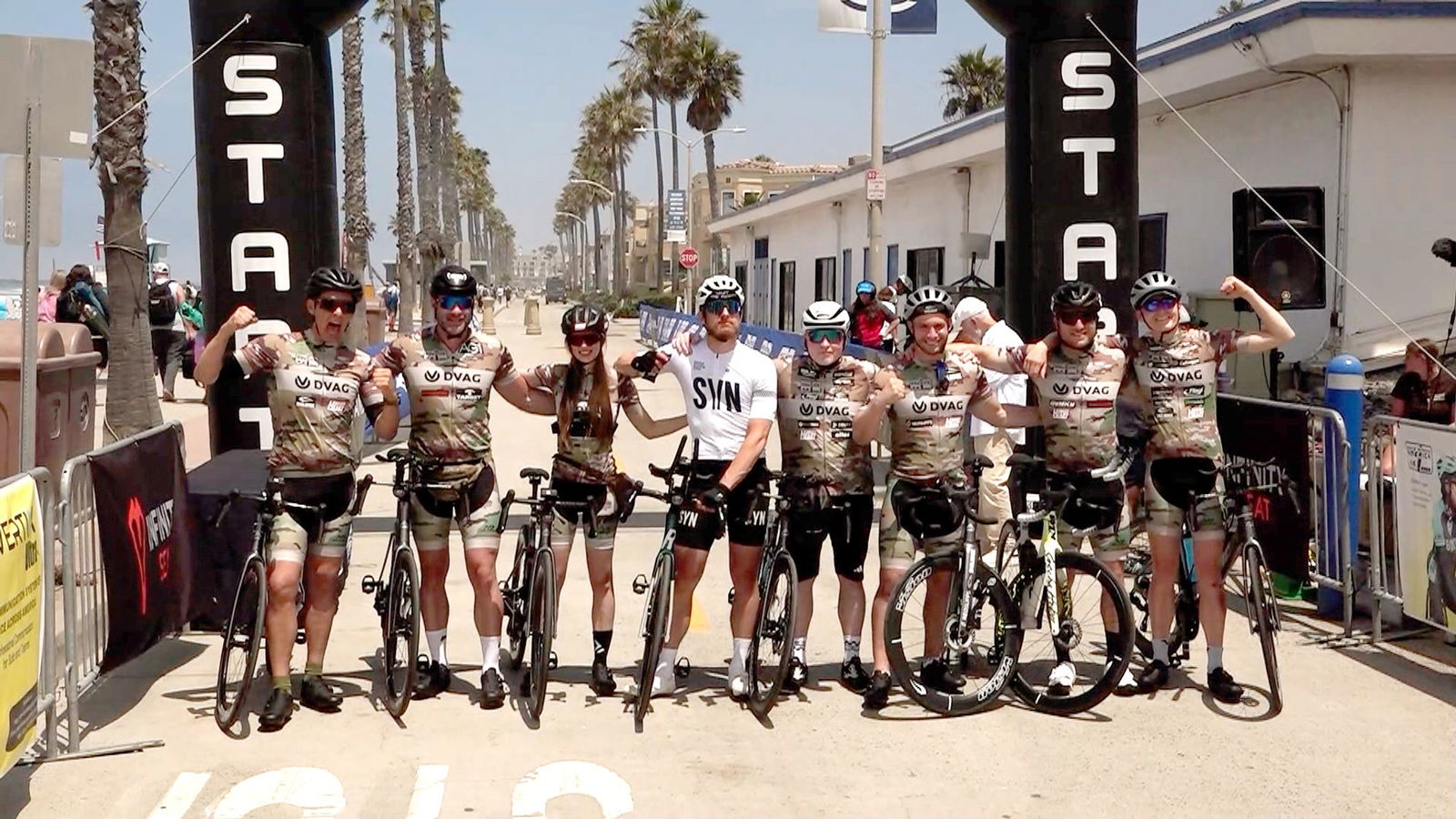 Das Rennen geht laut Website der Veranstalter über rund 4.900 Kilometer und durch 13 Bundesstaaten der USA.