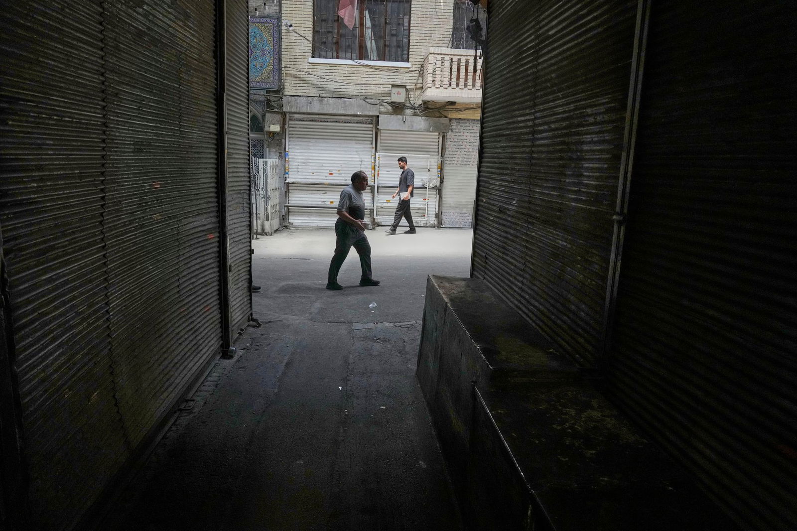 Nach seiner Festnahme im vergangenen Jahr wurde ein deutscher Tourist ins Gefängnis nach Teheran gebracht. (Archivbild) 