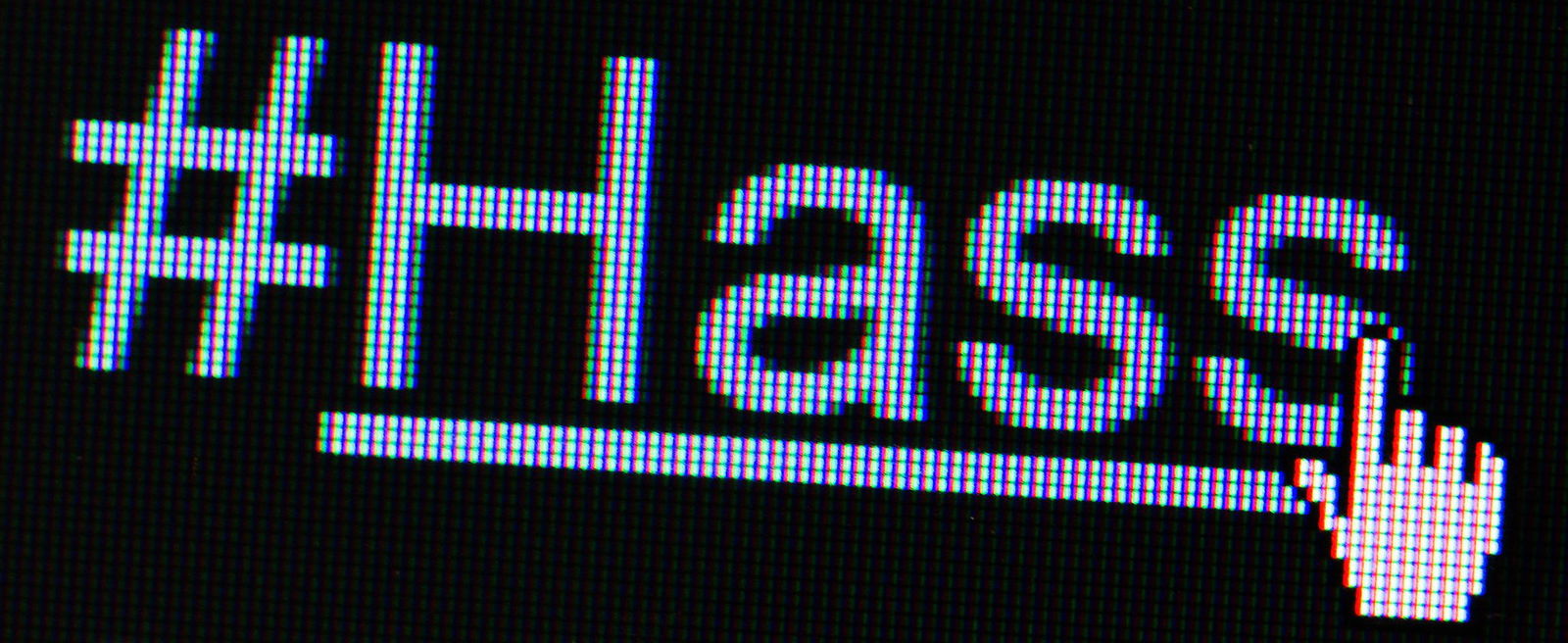 Der Jugendliche wird beschuldigt, Kennzeichen von nationalsozialistischen Organisationen veröffentlicht zu haben. (Symbolbild)