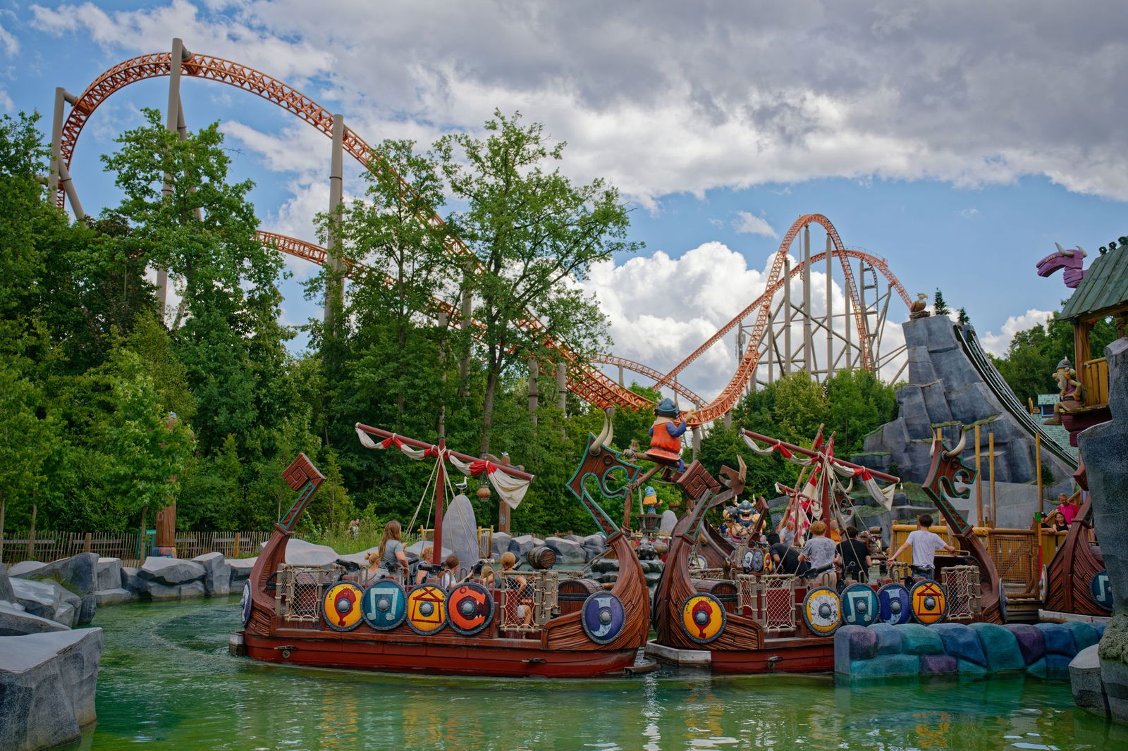 Die «Wikinger-Schiffe» sind mit Wasserkanonen ausgestattet. (Archivfoto)