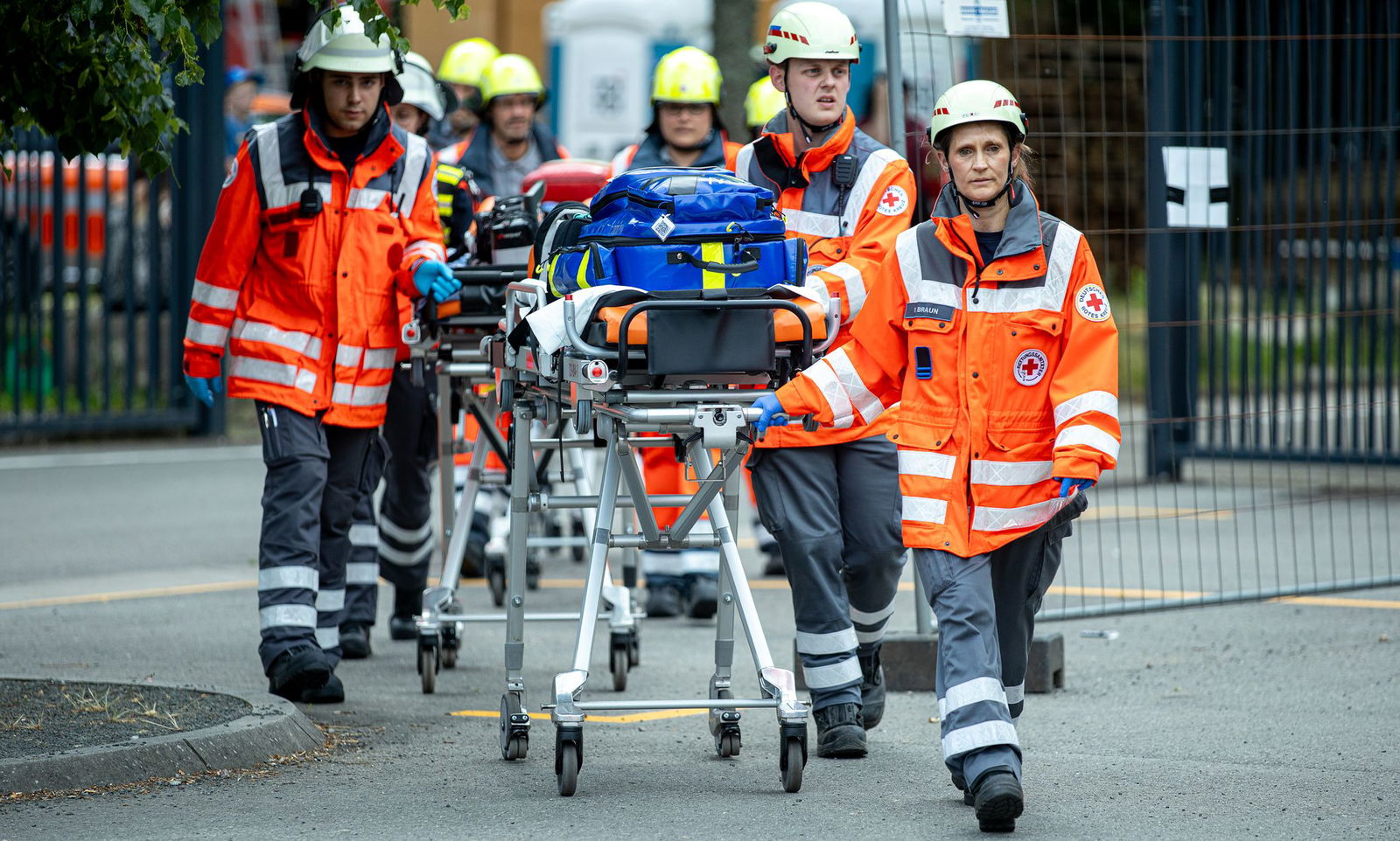 Schüler üben Katastrophenschutz.