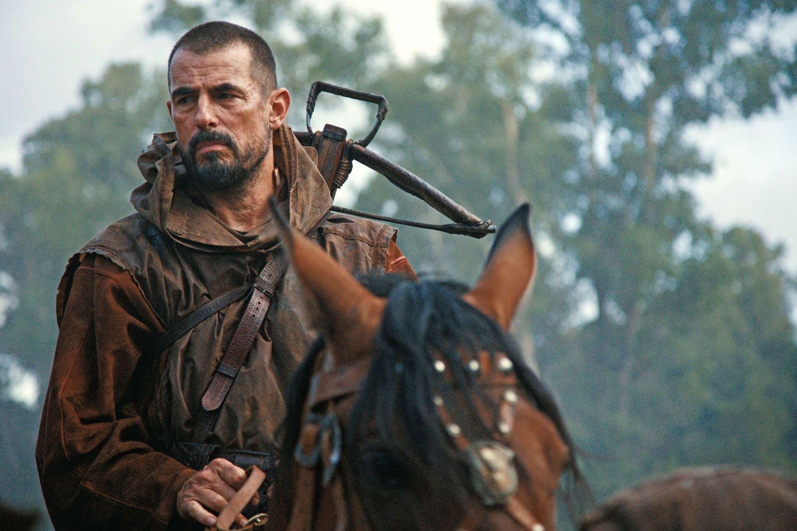 Claes Bang als Wilhelm Tell in einer Szene des Films.