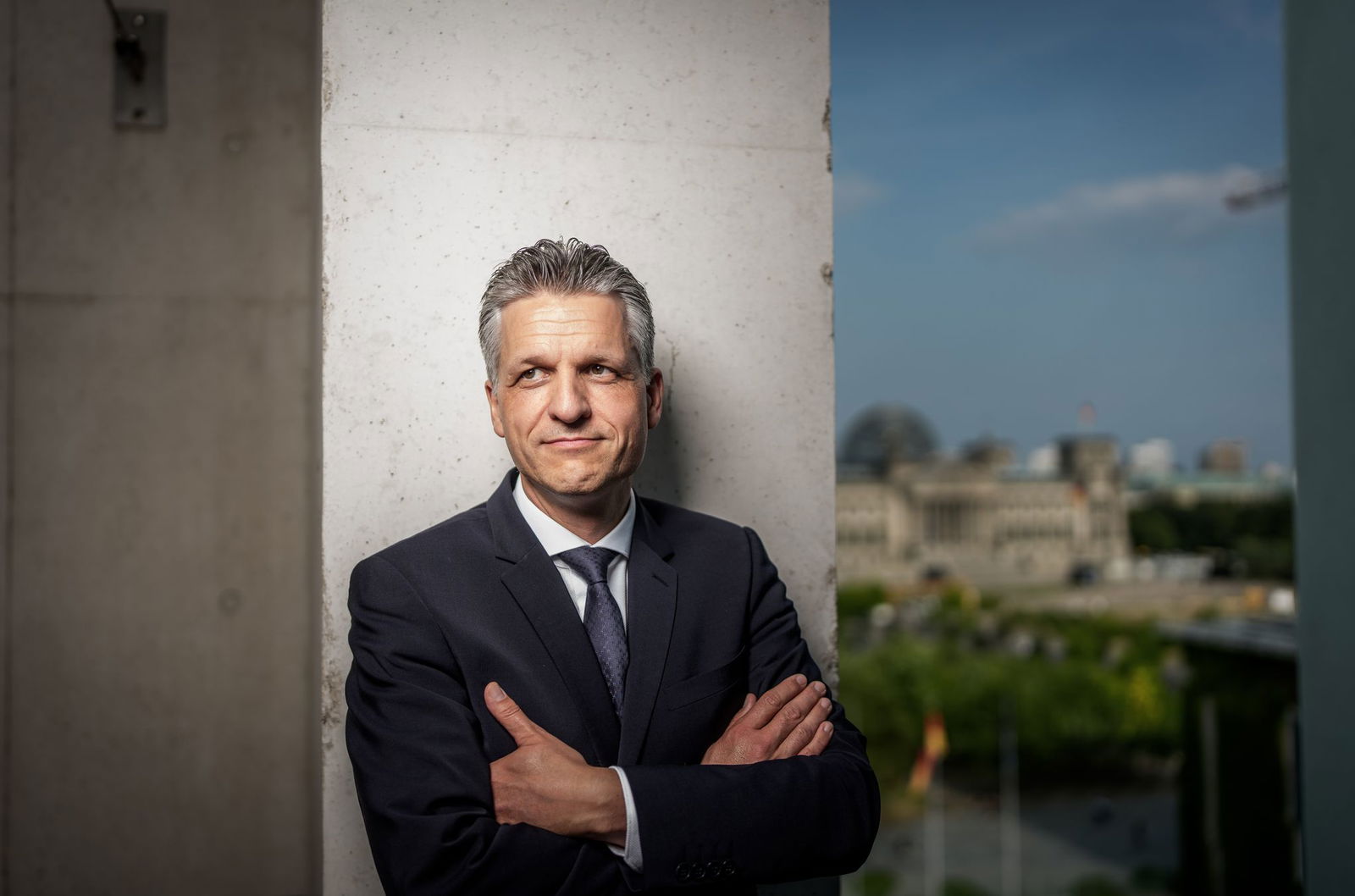 Der Kanzleramtschef bekräftigt die Verpflichtung Deutschlands, zur Verteidigungsfähigkeit Israels beizutragen.