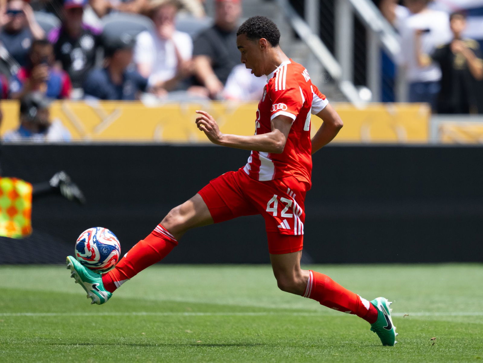 Der Zauberer ist wieder am Ball zurück: Jamal Musiala.