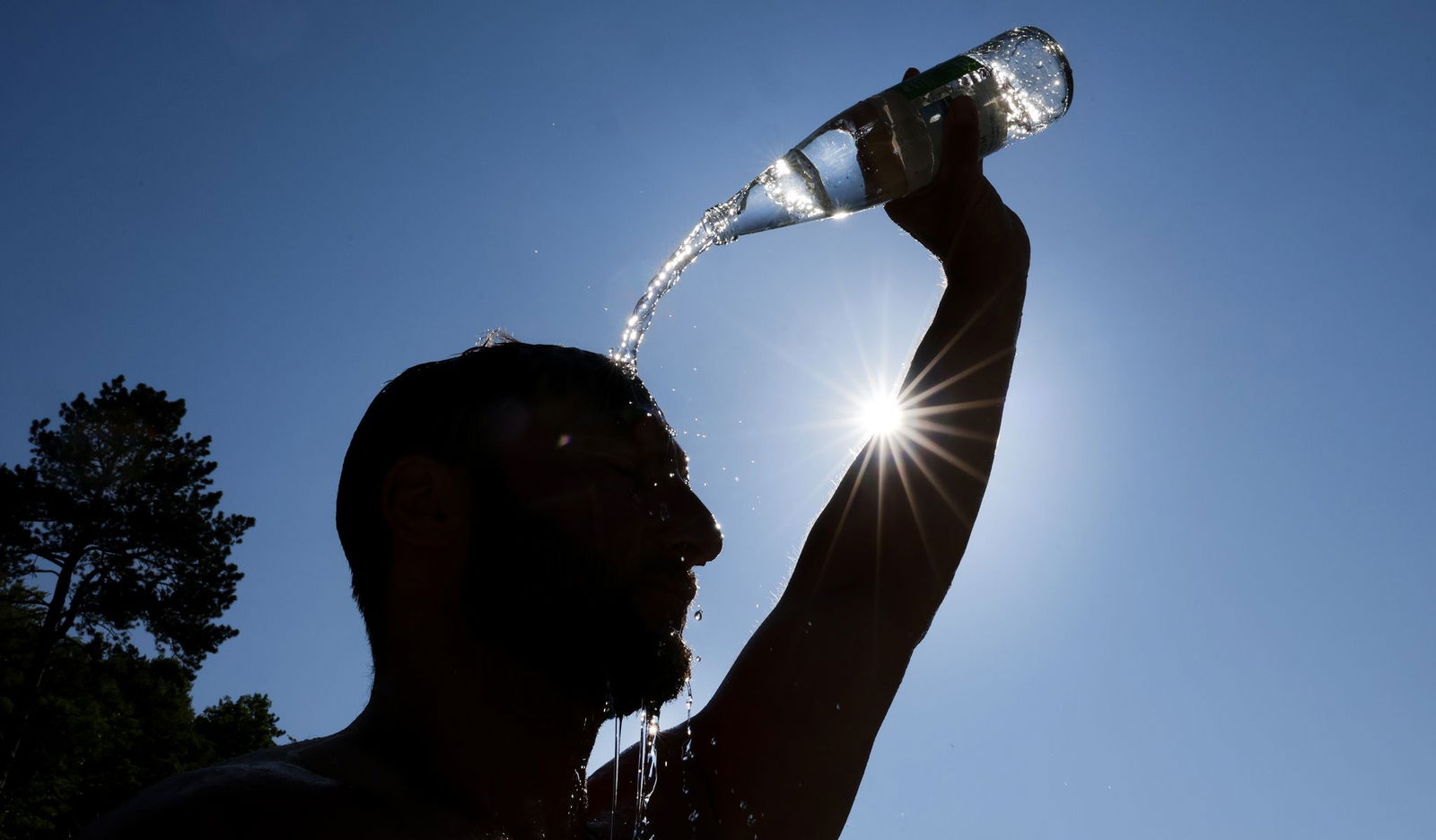 Am Wochenende wird es bei Temperaturen über 30 Grad sehr heiß in Rheinland-Pfalz und im Saarland. (Symbolbild).