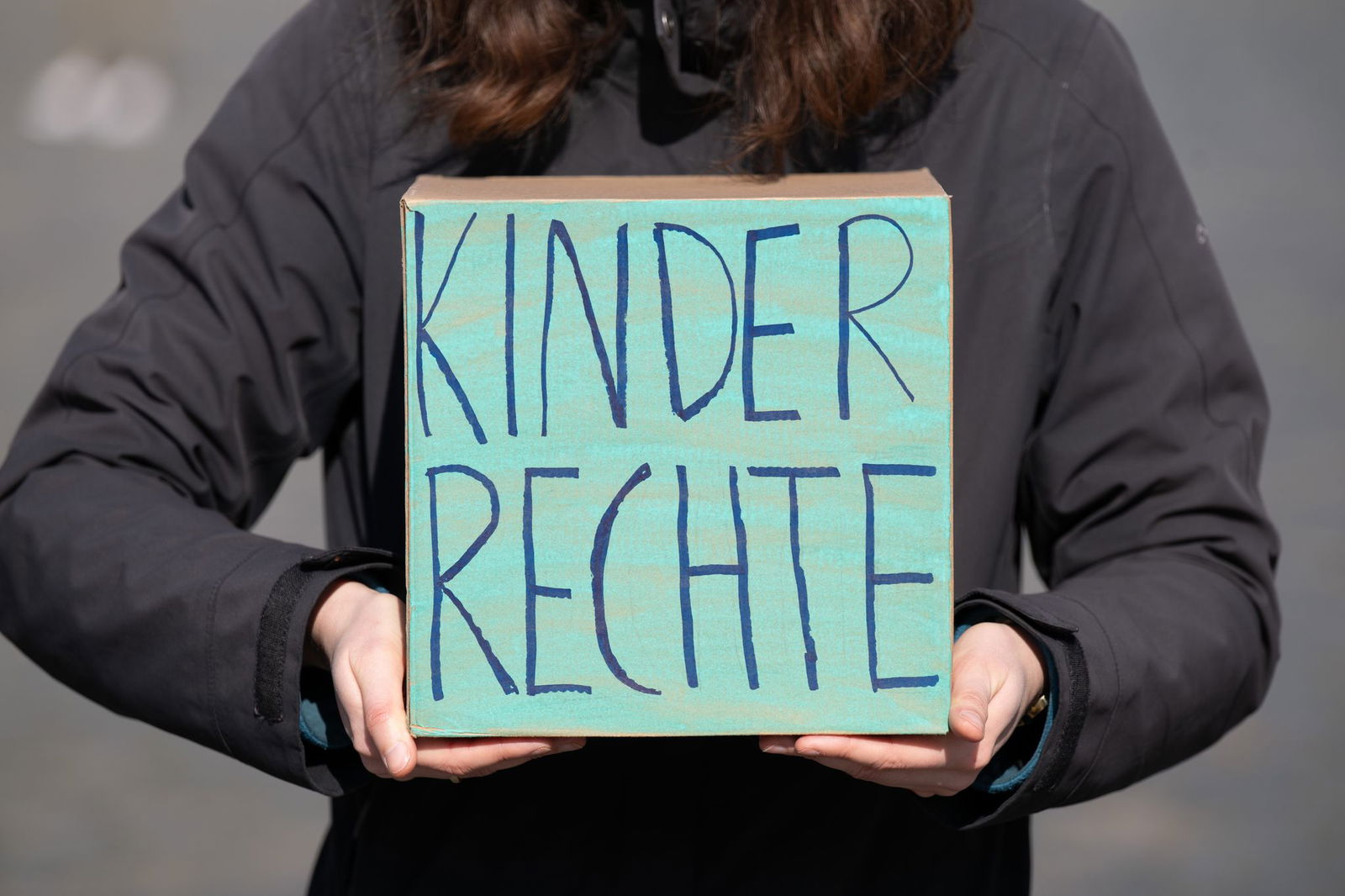 Im Mainz hat das rheinland-pfälzische Jugendministerium den Kinderrechtepreis 2025 vergeben. (Symbolbild)