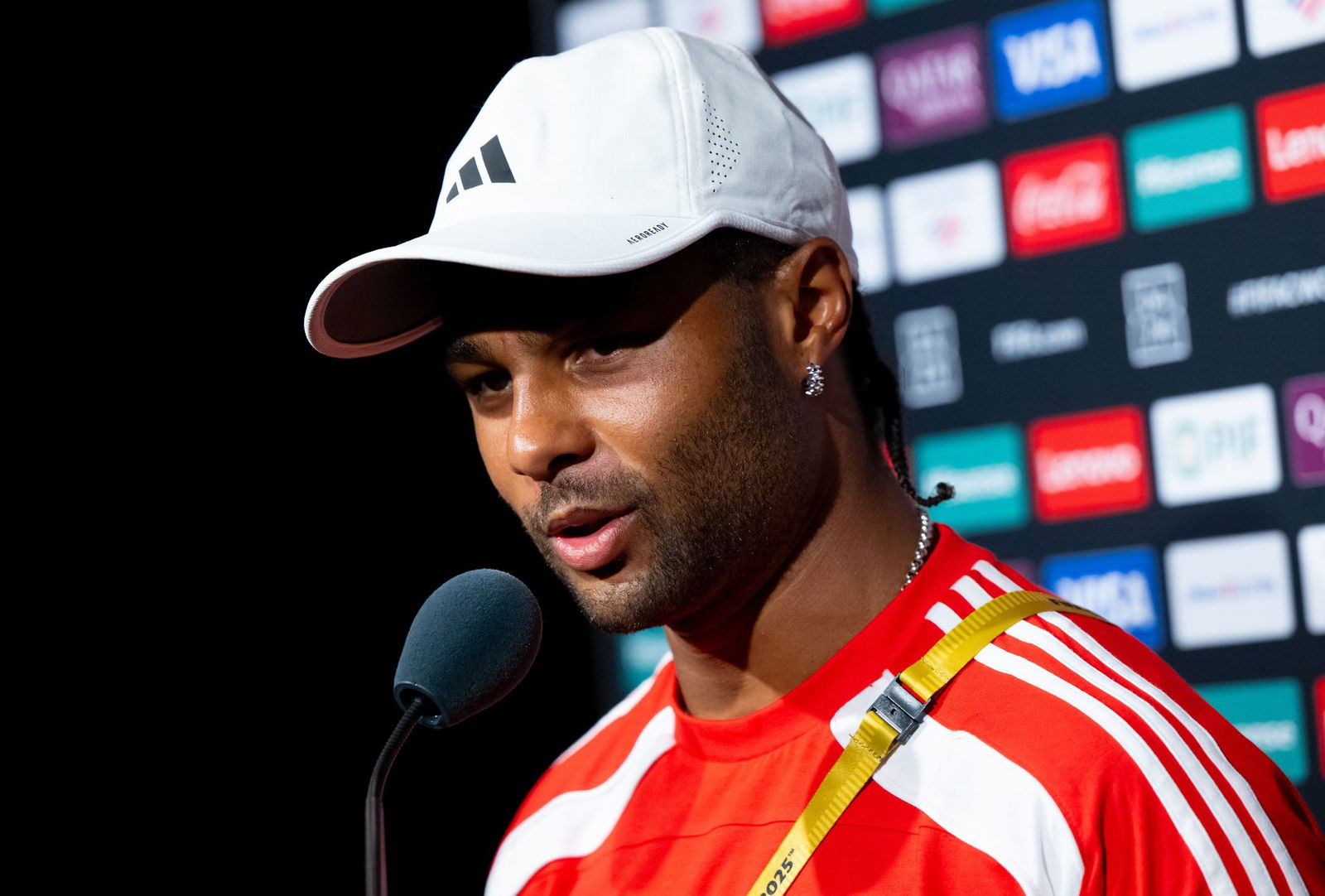 Auch Serge Gnabry äußert sich in Miami zu seiner Situation.