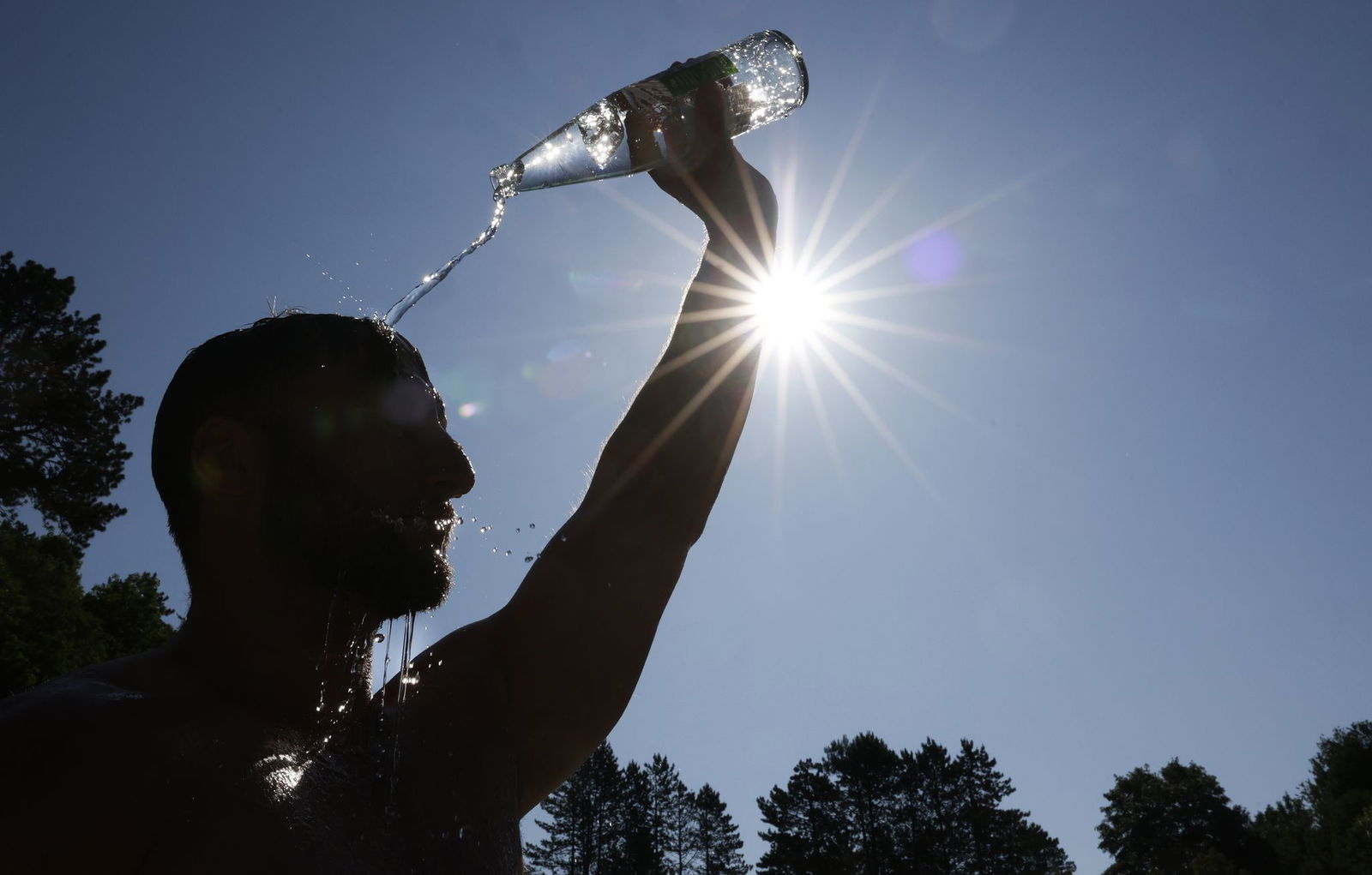 Es wird hochsommerlich - und eine Hitzewelle kommt. (Archivbild) 