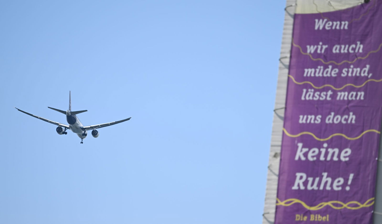 Der Flughafen rechnet einer Prognose zufolge bis zum Jahr 2033 mit rund 560.000 jährlichen Flugbewegungen. (Archivbild)
