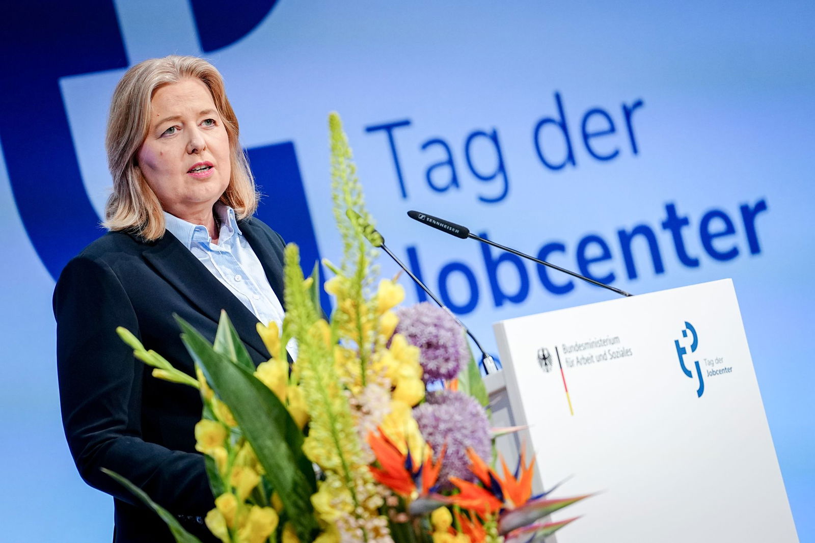 Arbeitsministerin Bärbel Bas (SPD) will bei der Reform des Bürgergelds Tempo machen.