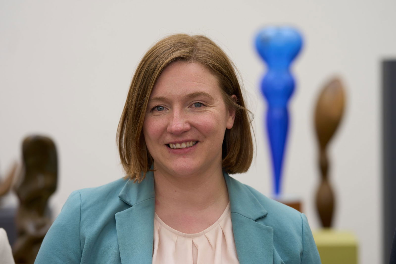 Die Jugendministerin zeichnete die Preisträger aus. (Archivbild)