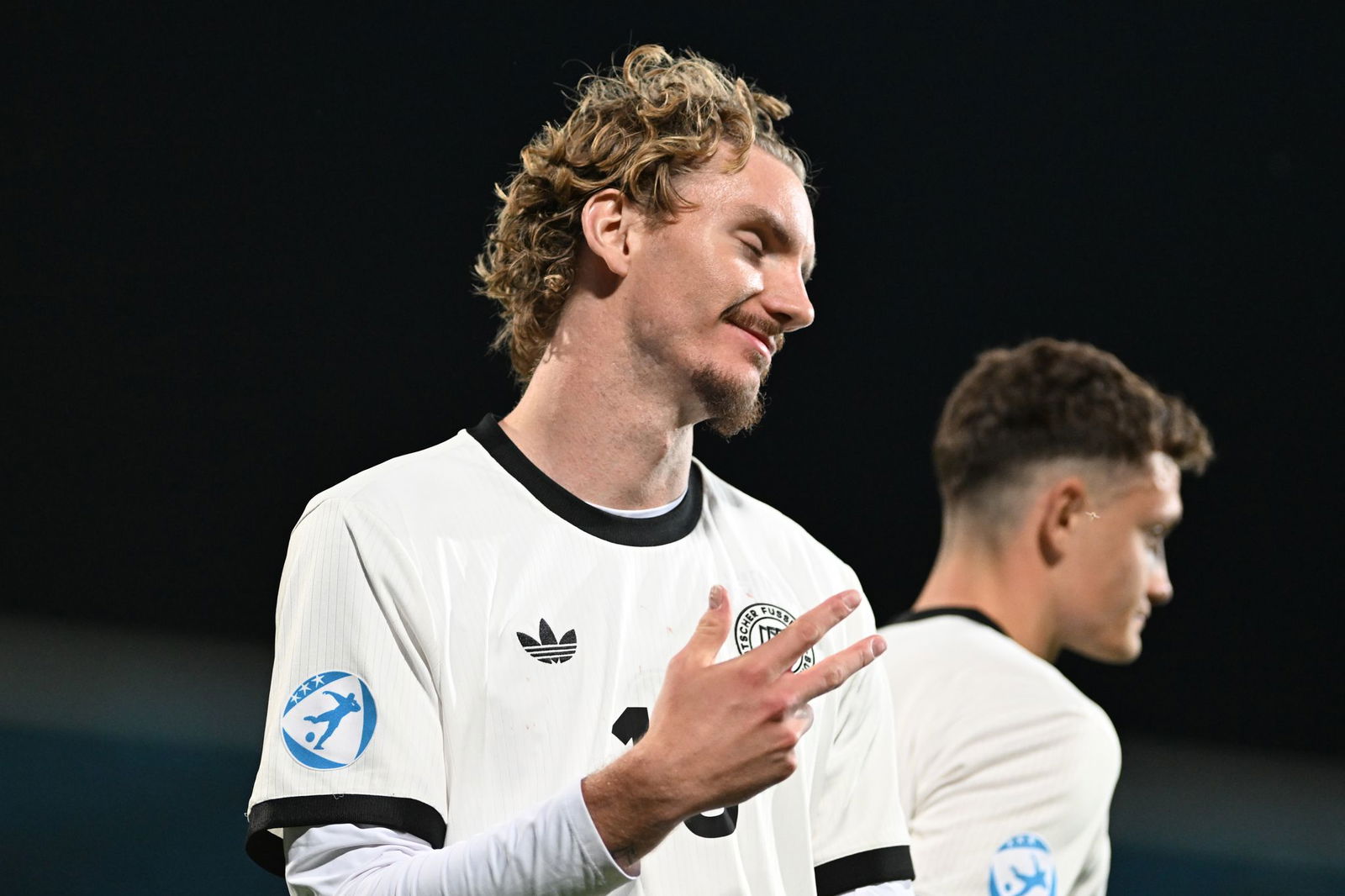 Drei Tore nahm Nick Woltemade ziemlich cool.