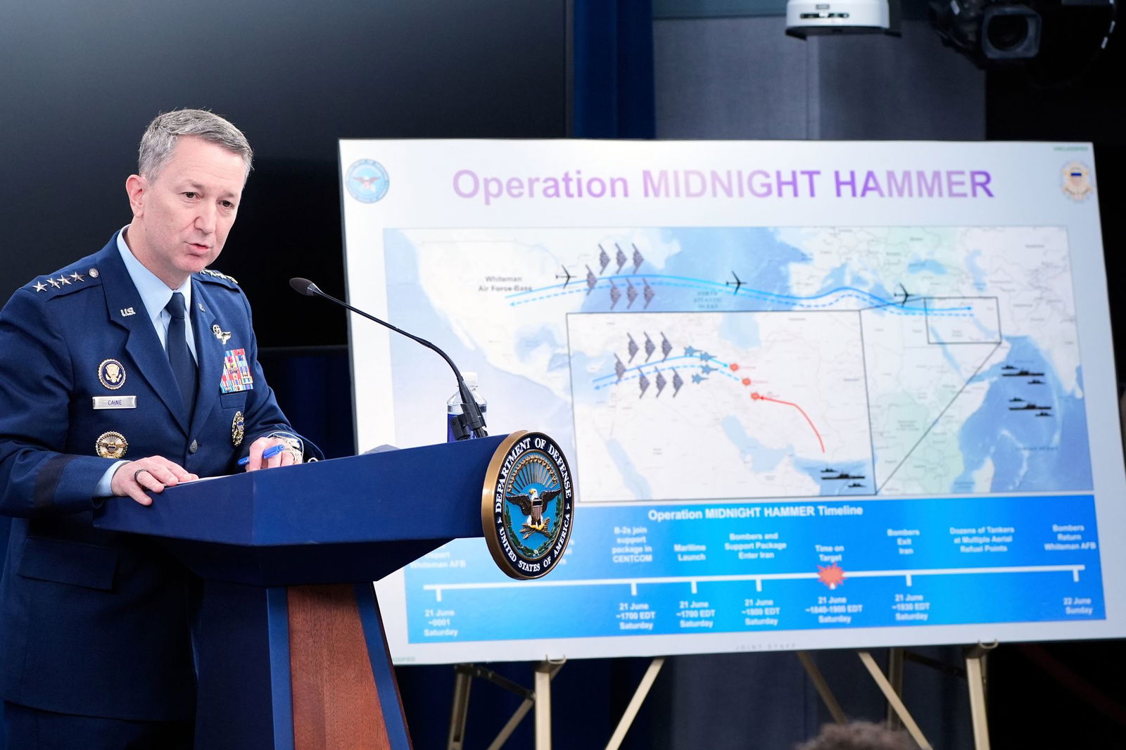 Die USA haben 14 massive bunkerbrechende Bomben des Typs GBU-57 bei ihren Angriffen eingesetzt - sagt Generalstabschef Dan Caine.