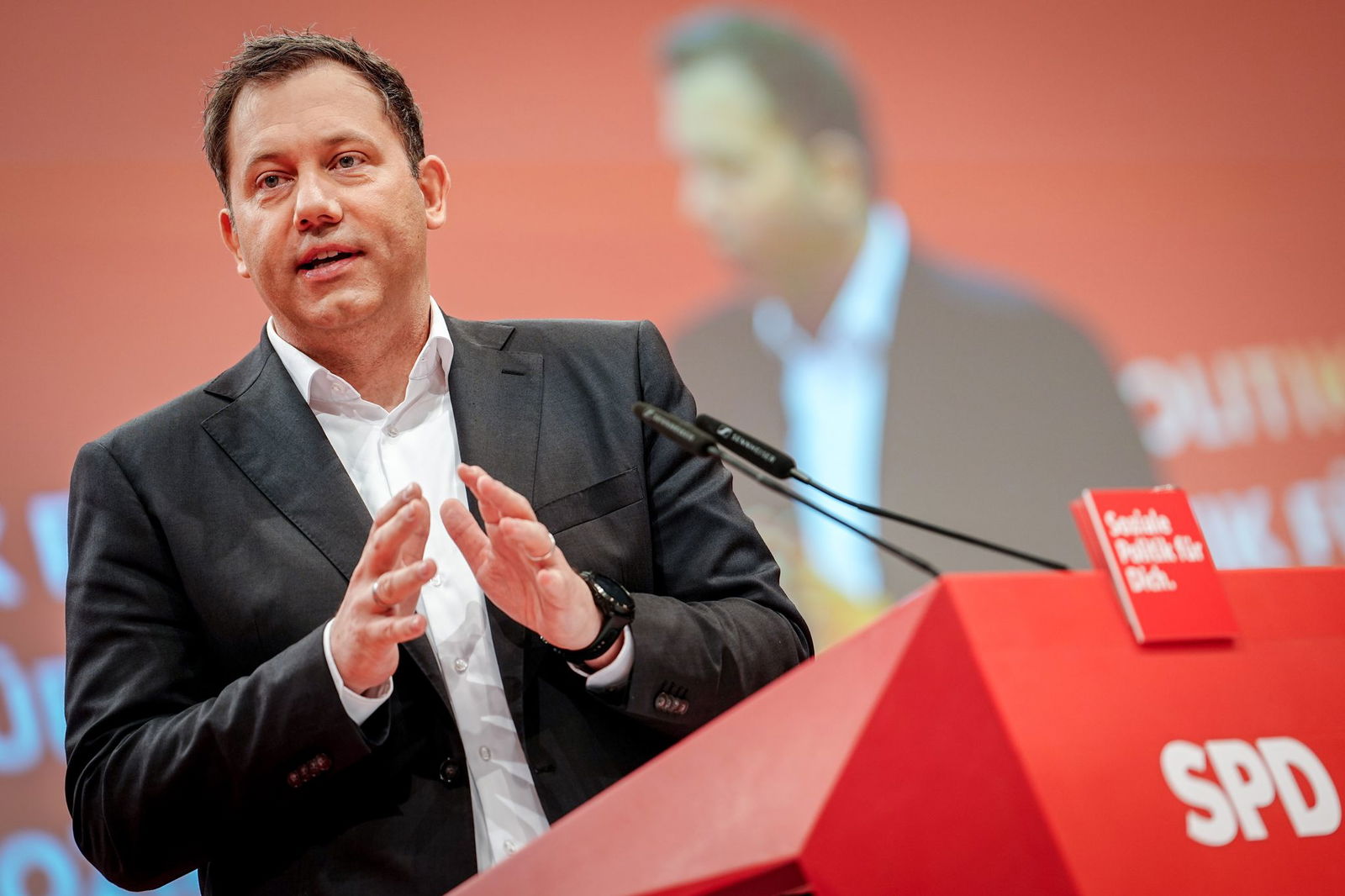 Parteichef Klingbeil setzte sich für den Antrag zum AfD-Verbotsverfahren ein.