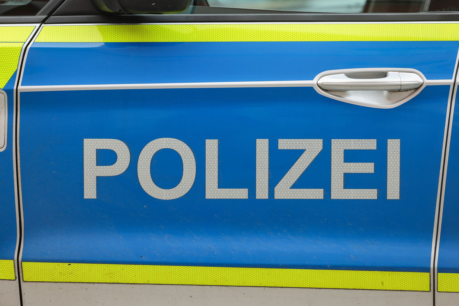 Die Polizei erteilte der aggressiven Familie einen Platzverweis von der Kinderspielwelt. (Symbolbild)