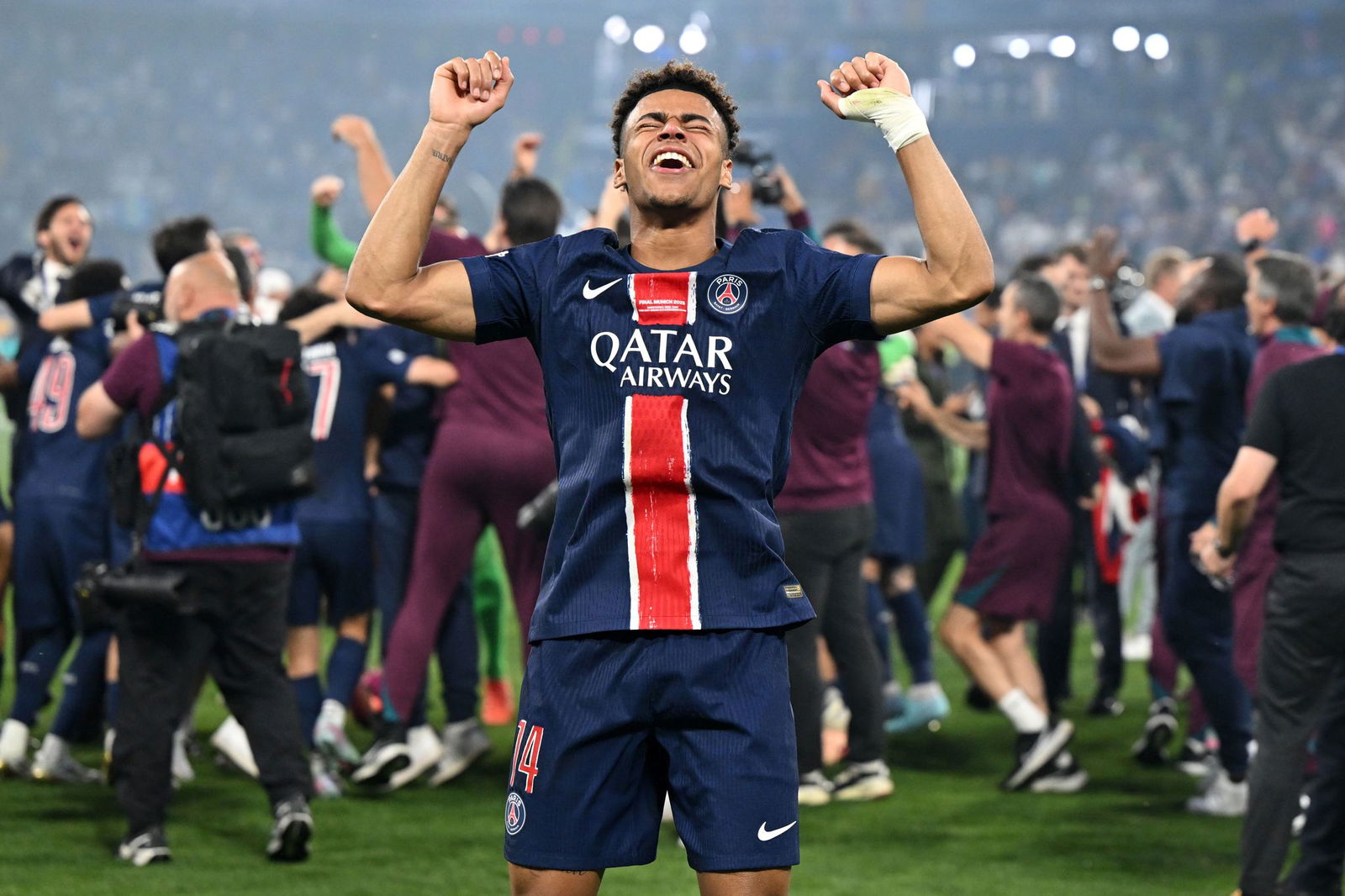 Der Mann des Abends: Désiré Doué.