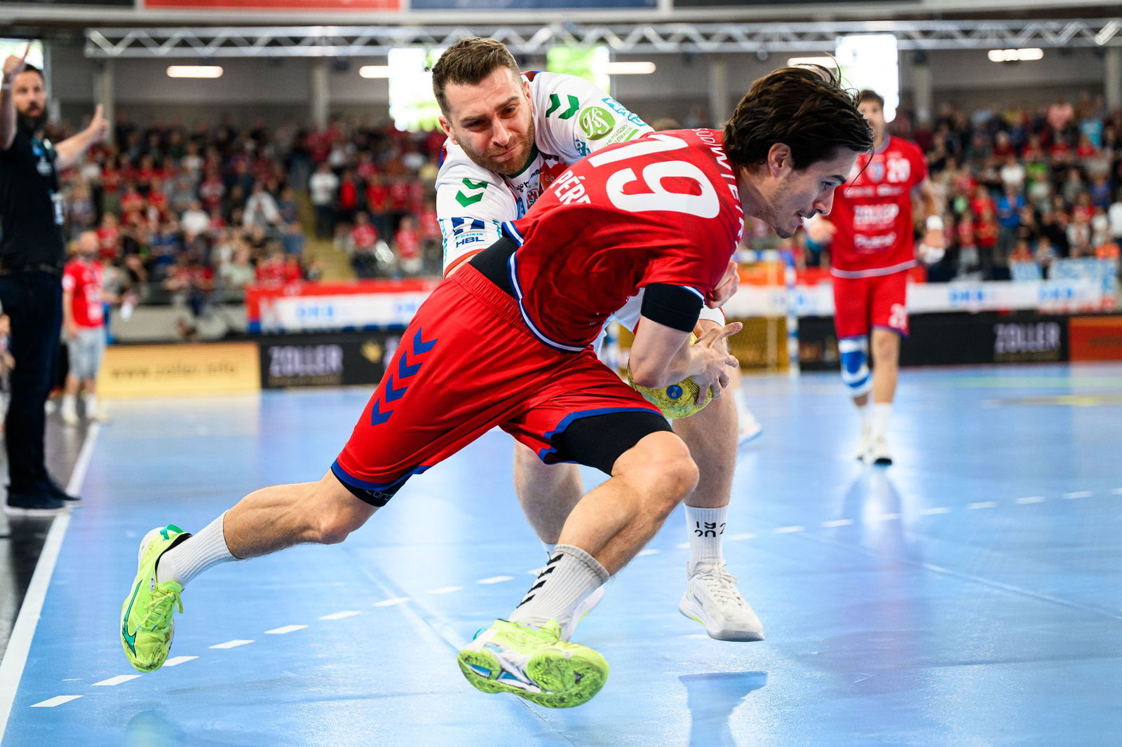 Die Bietigheimer mit Gonzalo Perez Arce (vorn) verpassen den Klassenerhalt in der Handball-Bundesliga.