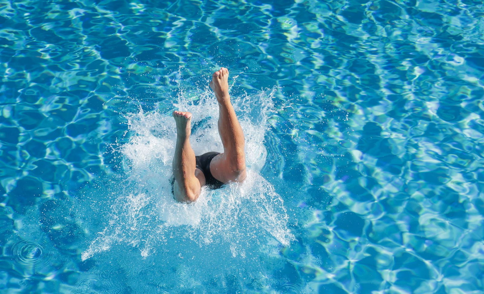  Erst wird es in Baden-Württemberg noch einmal richtig heiß, dann kündigt der Deutsche Wetterdienst (DWD) Gewitter an. (Archivbild)