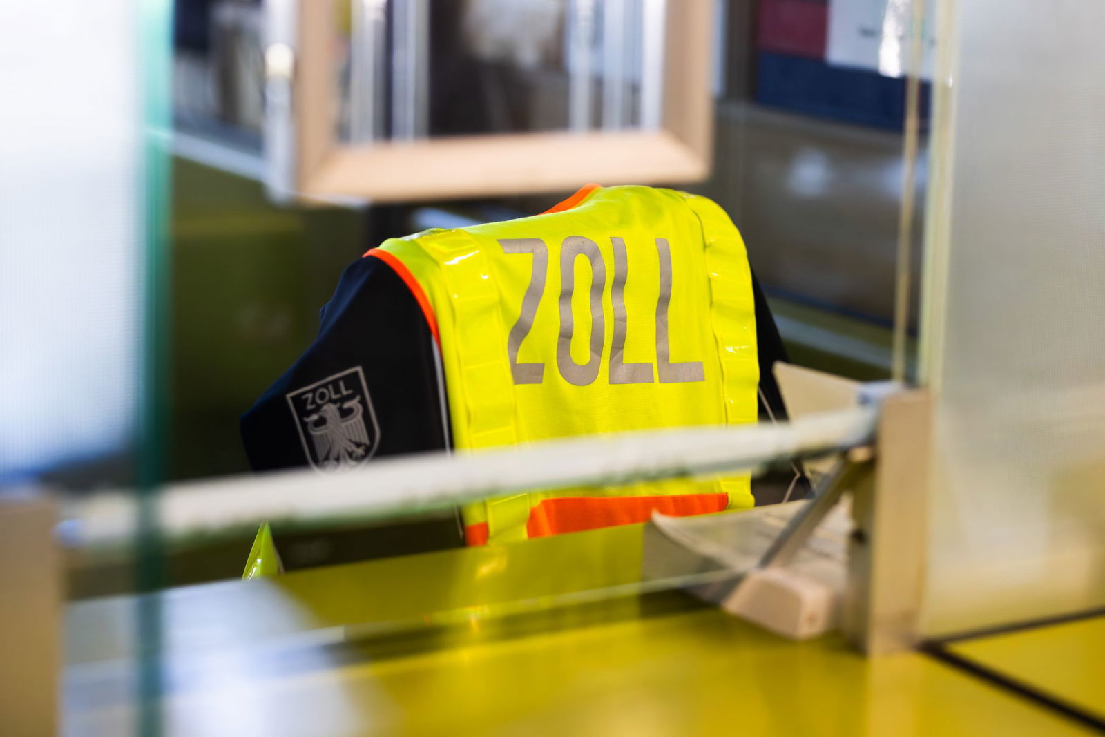 Der Zoll achtet bei der Kontrolle auch darauf, ob bestimmte Mengen nicht überschritten wurden. (Archivbild)