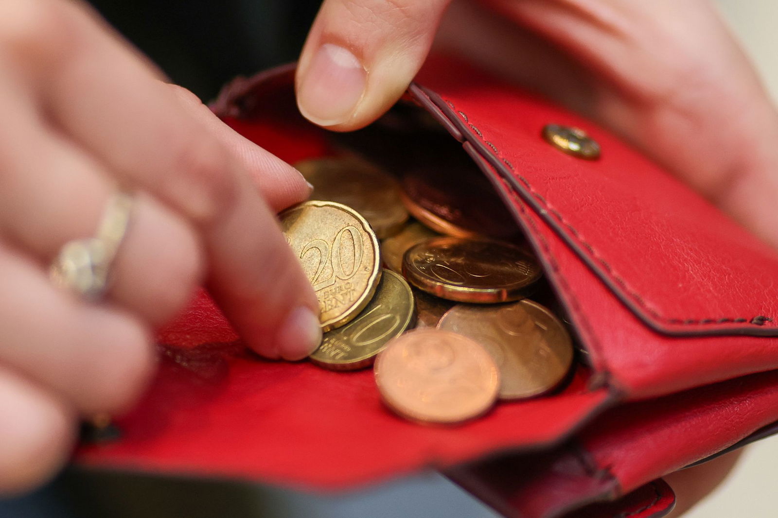 Einkommen im unteren Bereich gehören für Millionen von Menschen zum Alltag. (Symbolbild)