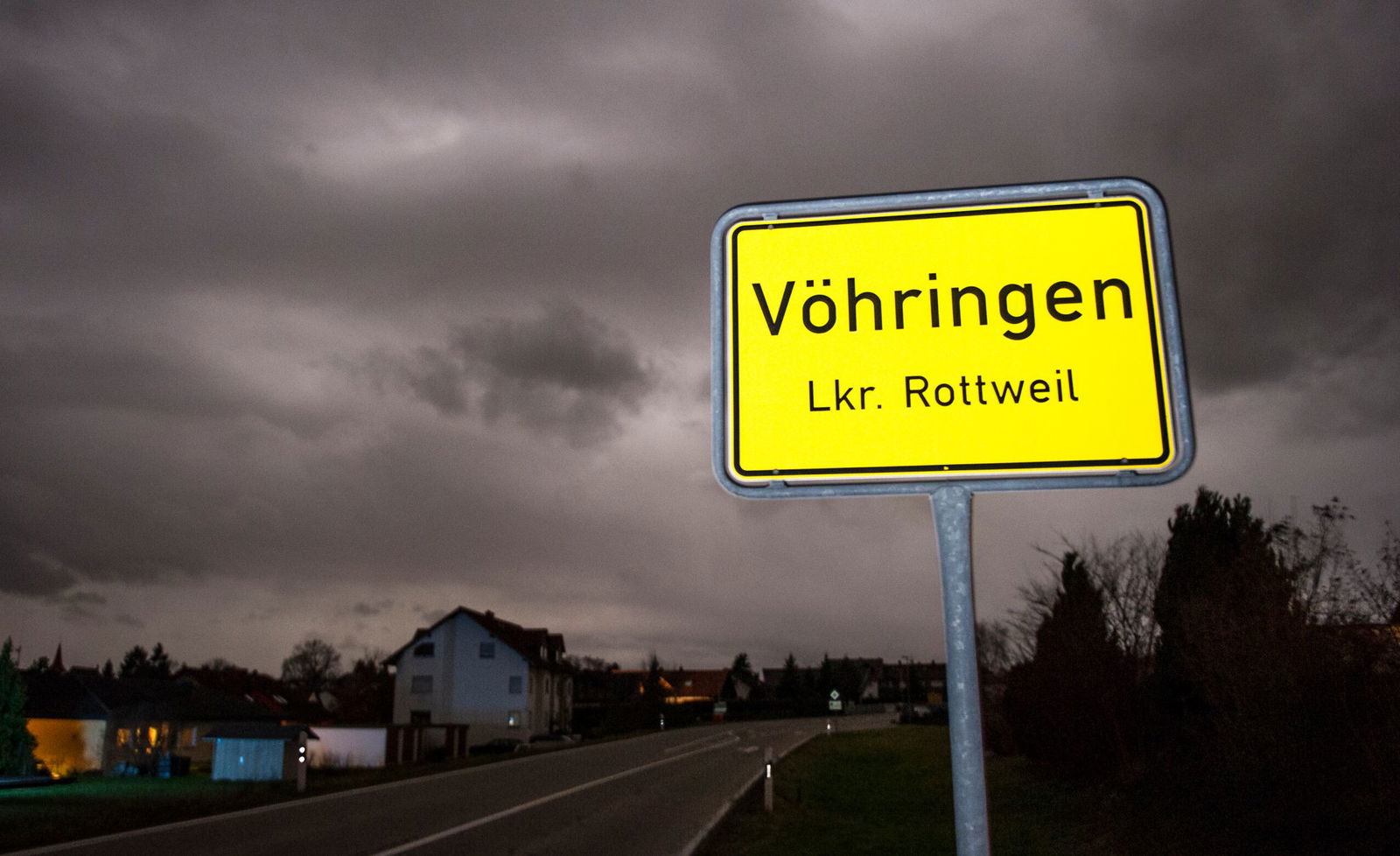 Gegen den Bürgermeister der Gemeinde Vöhringen gibt es Rassismusvorwürfe. (Symbolbild) 