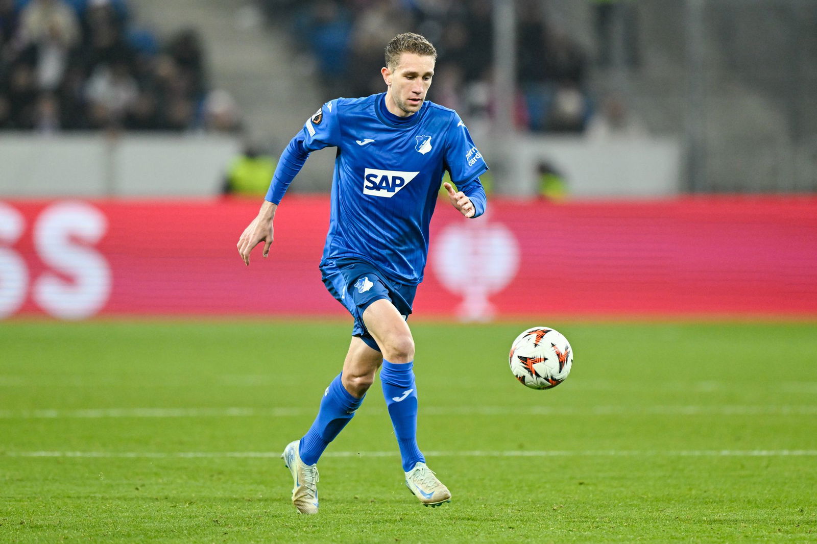 Die TSG 1899 Hoffenheim setzt langfristig auf Innenverteidiger Arthur Chaves.