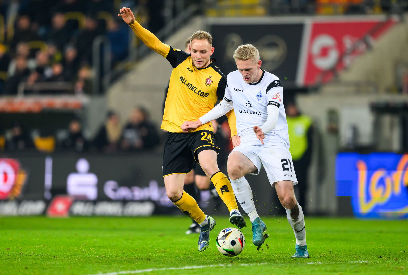 Im Spiel gegen Dresden fielen Waldhof-Fans negativ auf, dafür wird der Verein nun zur Kasse gebeten.