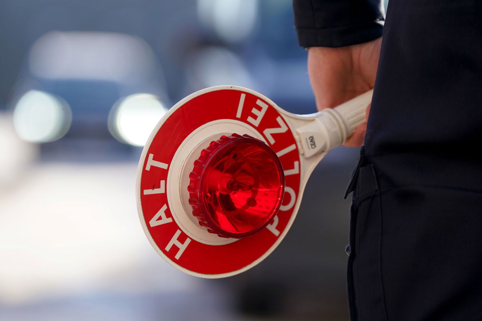 Zahlreiche Menschen müssen nun mit Anzeigen wegen Ordnungswidrigkeiten rechnen. (Symbolbild)