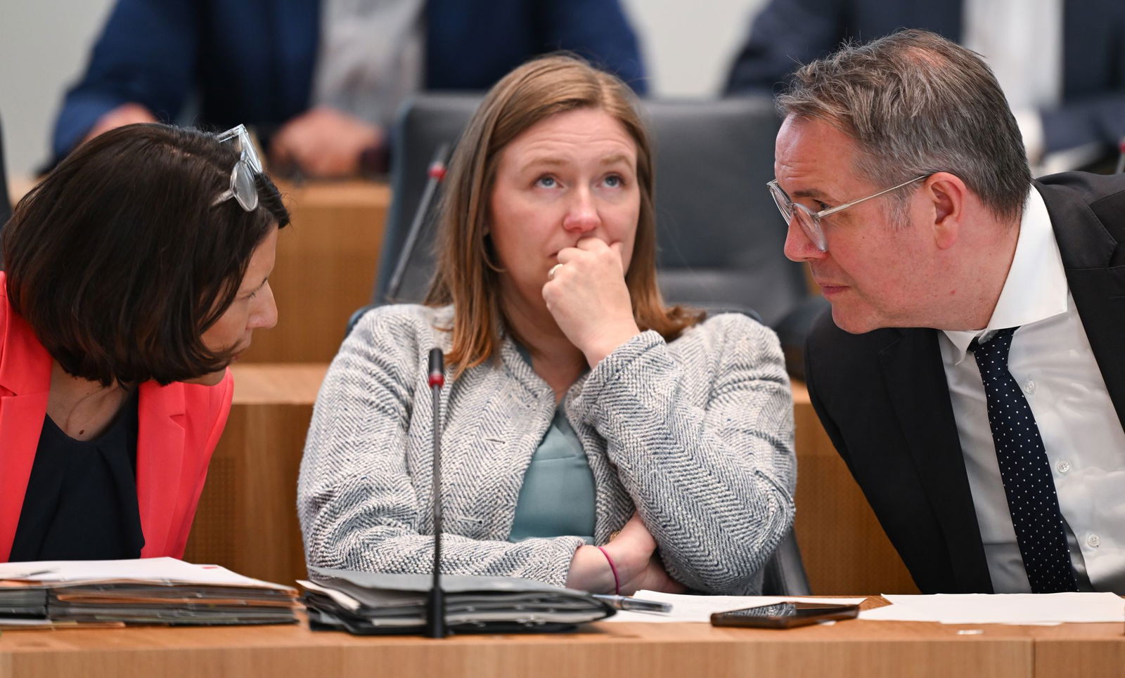 Der rheinland-pfälzische Ministerpräsident Alexander Schweitzer (SPD) würde auch künftig gerne mit den Grünen und der FDP weiter regieren. (Archivbild)