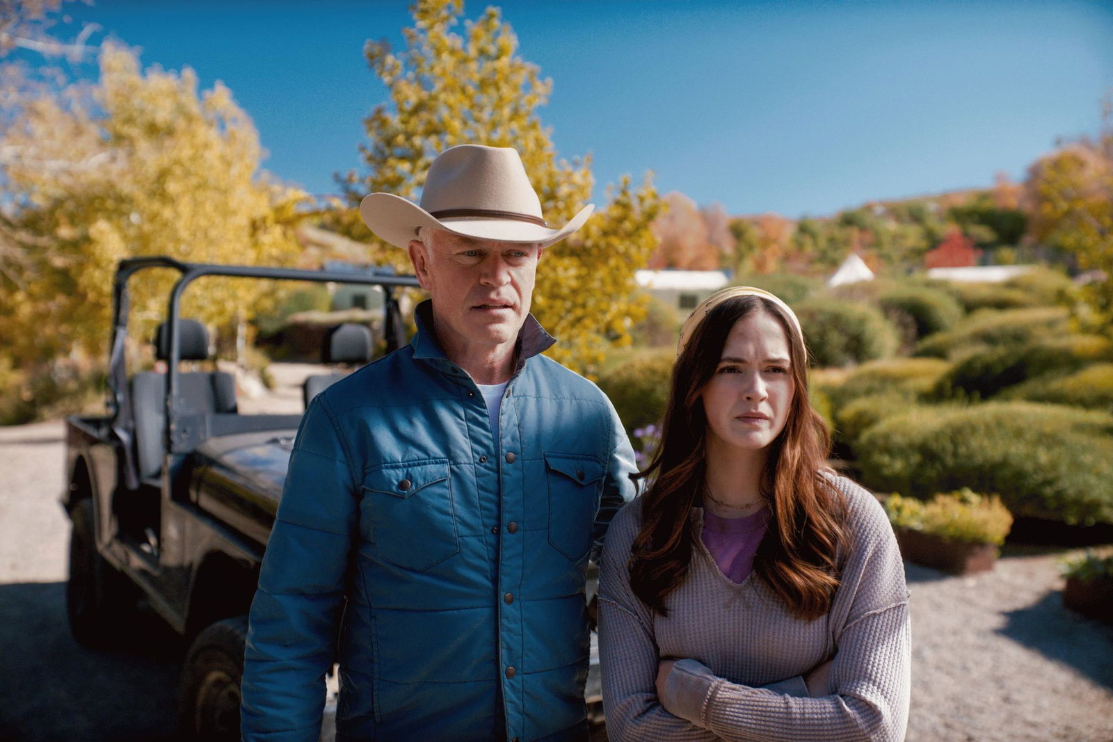 Neil McDonough (l) als Ian Ross und Susan Misner als Evie McNulty in einer Filmszene.