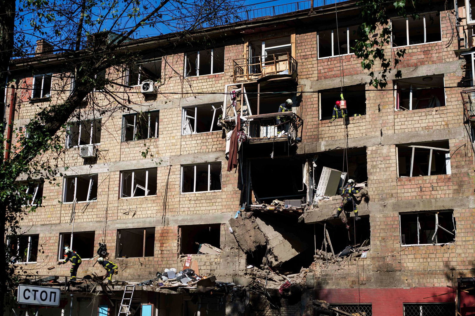 Viele Drohnen und Raketen konnten in der Nacht zu Freitag abgewehrt werden - Schäden gab es trotzdem. (Archivbild)