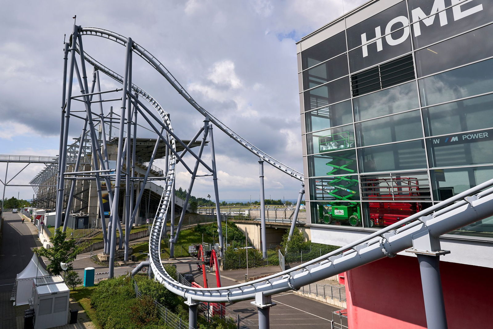 Gefahren ist er ohnehin schon lange nicht mehr, nun wird ein Teil der Anlage des Ringracers abgebaut. 