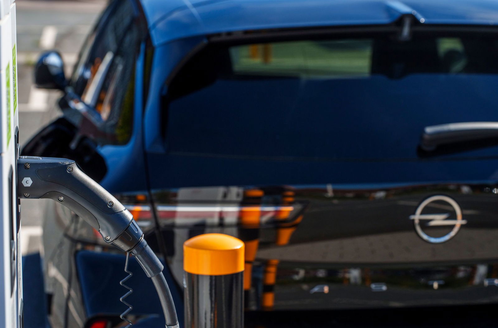 In Rüsselsheim wird eine neue Zentrale für den Autobauer Opel errichtet. (Archivbild)