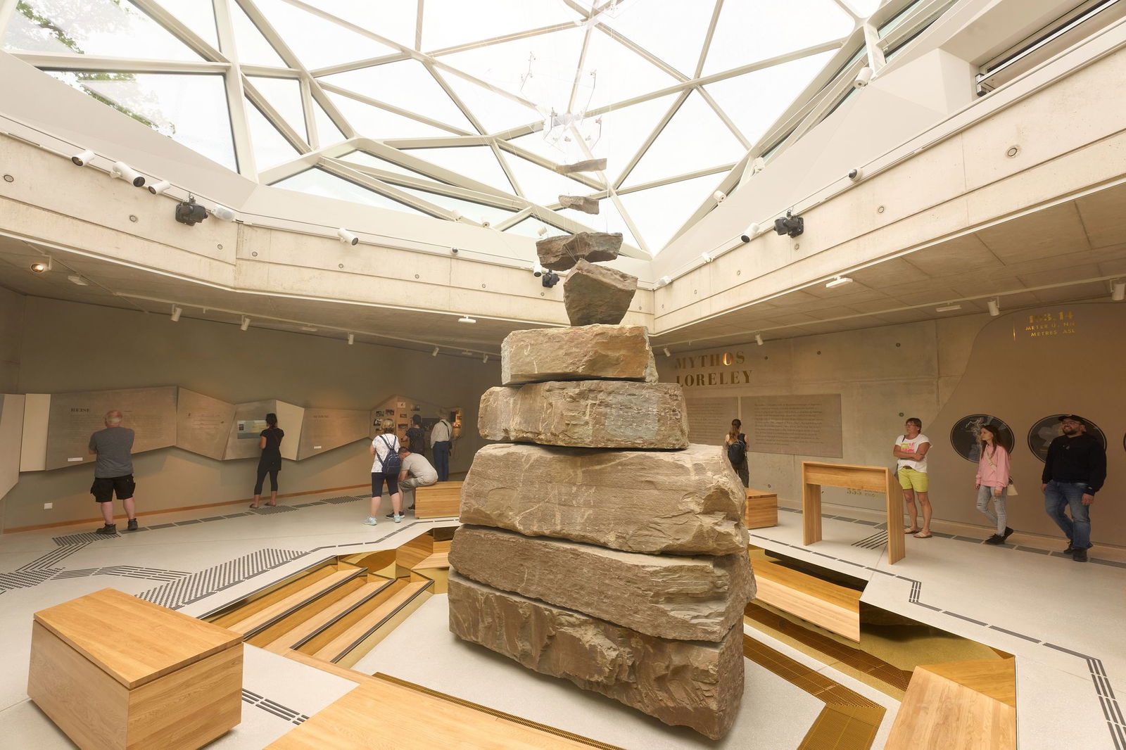 Das Loreley-Plateau gilt als ein Wahrzeichen des Mittelrheins. 