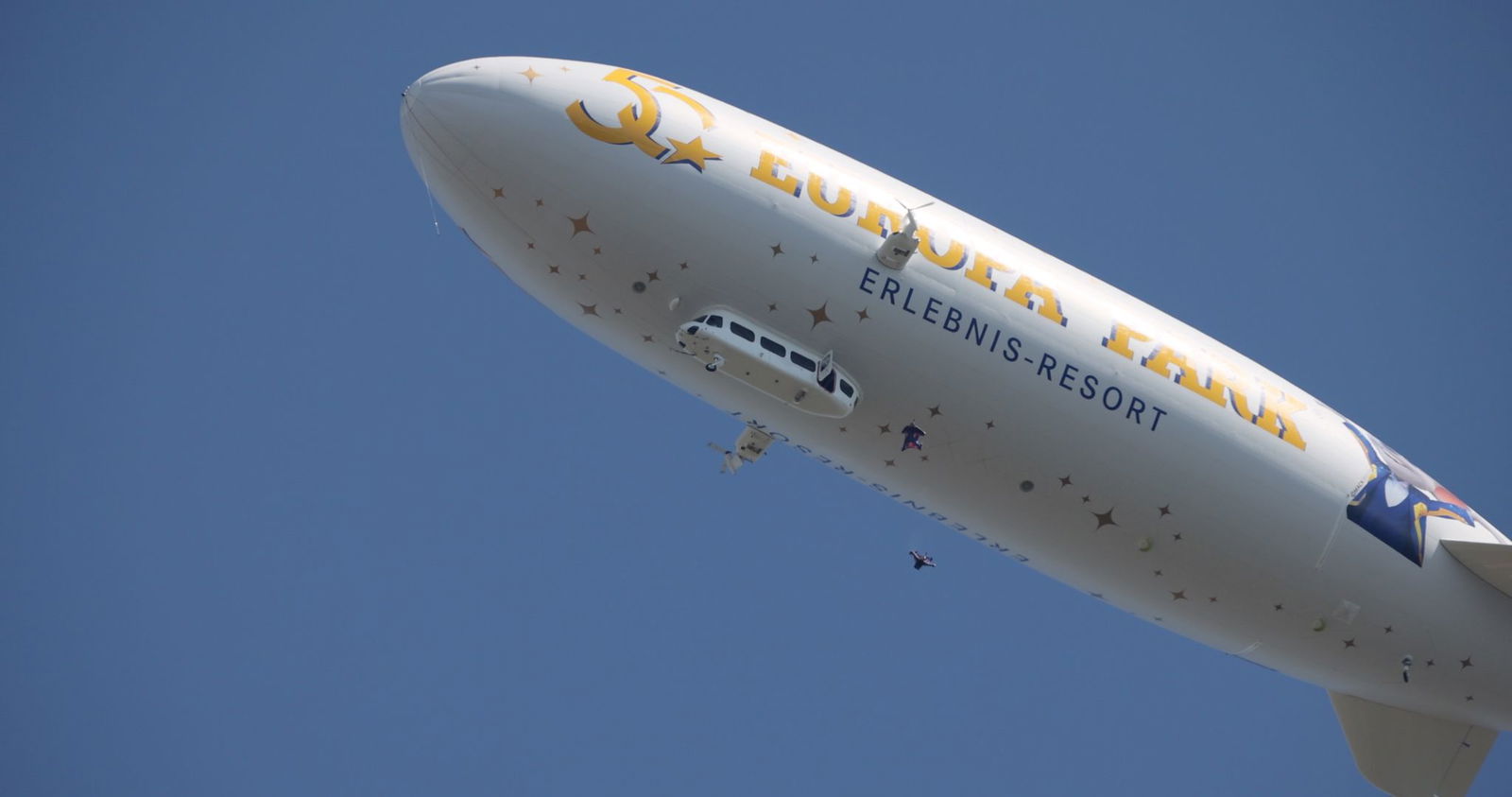 Rund 1.000 Meter über Grund sprangen die Sportler ab.