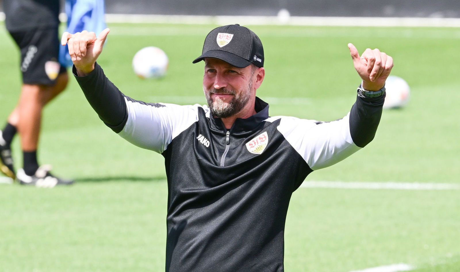 Trainer Sebastian Hoeneß plant mit Stürmer Nick Woltemade.