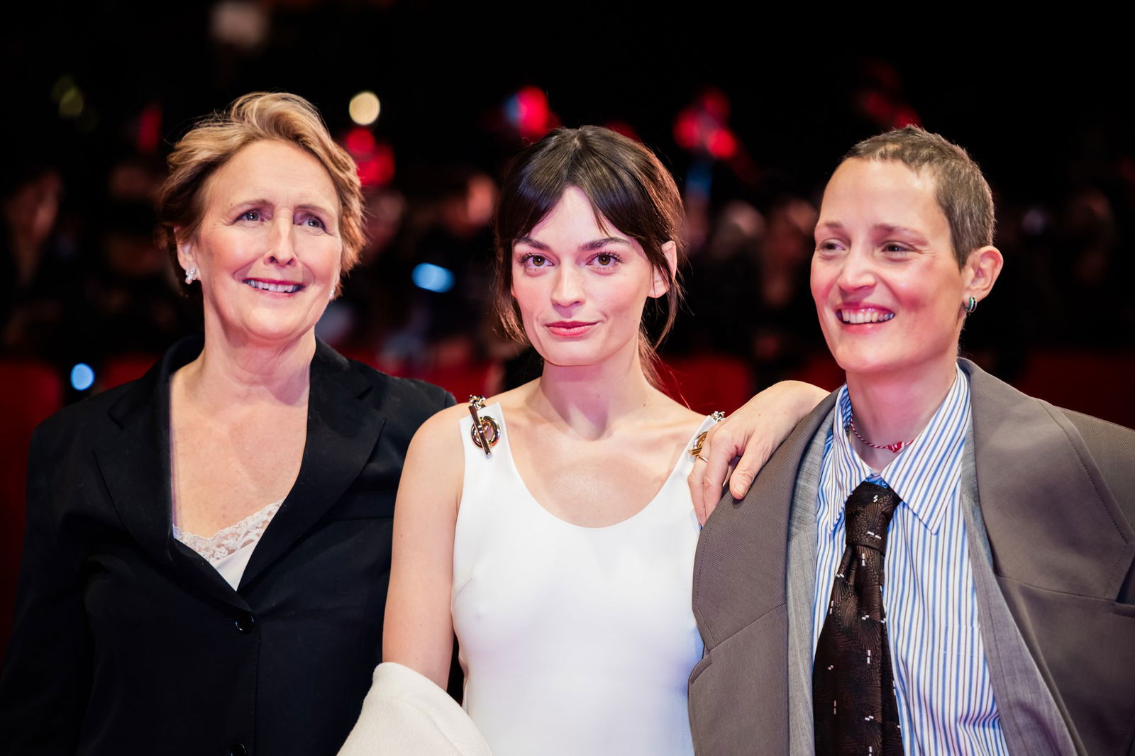 «Hot Milk» mit Fiona Shaw, Emma Mackey und Vicky Krieps (l-r) wurde bei der diesjährigen Berlinale gezeigt. (Archivbild)