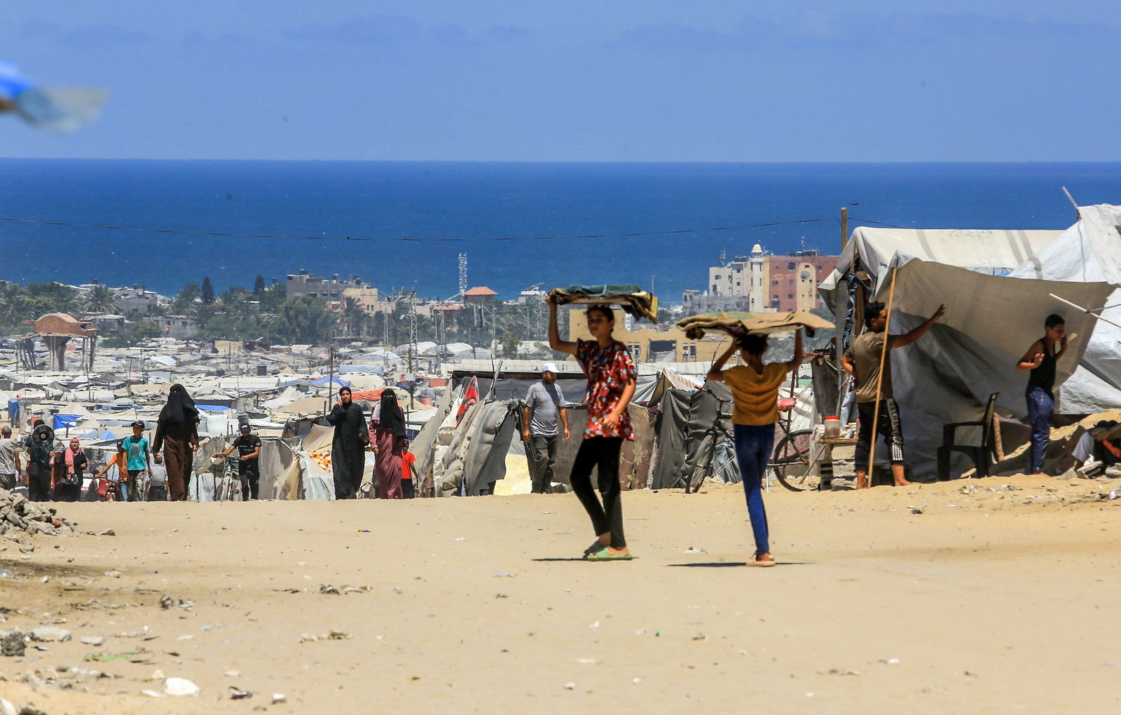 Menschen im Gazastreifen hoffen auf eine Waffenruhe.