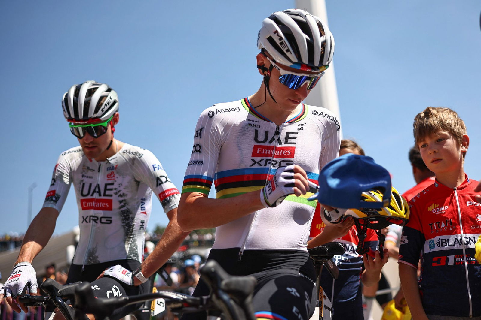 Pogacar sorgte für einen Schreckmoment.