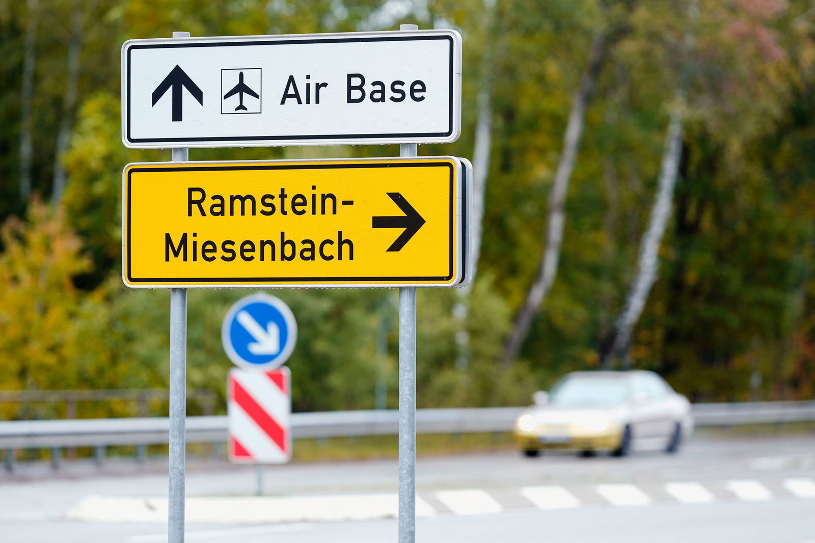 2010 informierten die amerikanischen Streitkräfte, dass auf dem Gelände der Air Base Ramstein eine Satelliten-Relais-Station zur Steuerung auch waffenfähiger Drohnen im Ausland gebaut werde. (Archivbild)