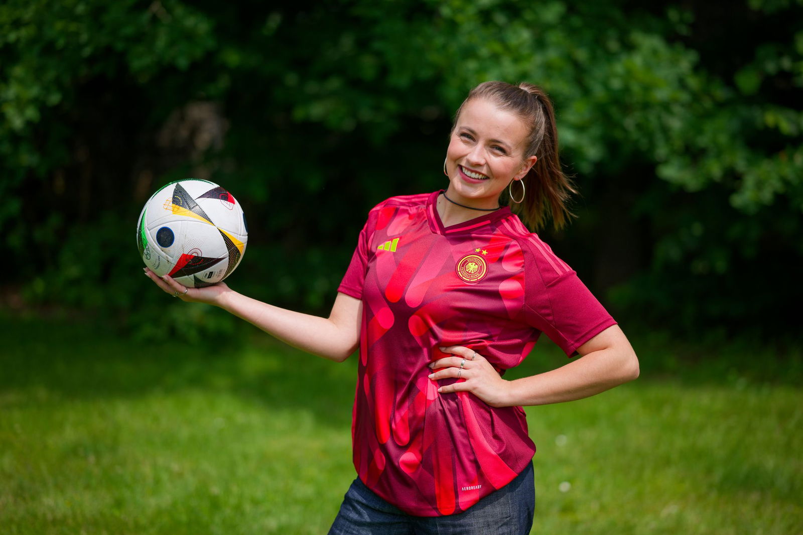 Schauspielerin Julia Wiedemann spielt als Hobby Fußball in der Kreisklasse.