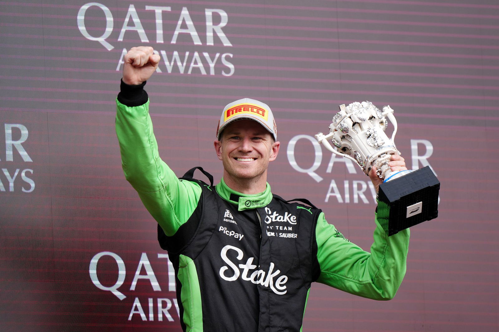 Für seinen ersten Podiumsplatz in der Formel 1 bekam Nico Hülkenberg einen Pokal aus Lego-Bausteinen.